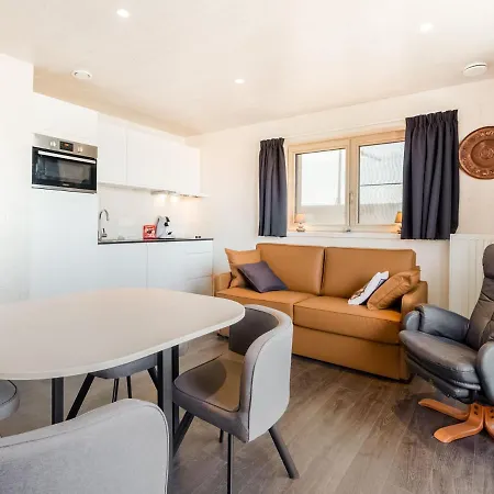 Elegant Holiday In Near The Beach Feriehus