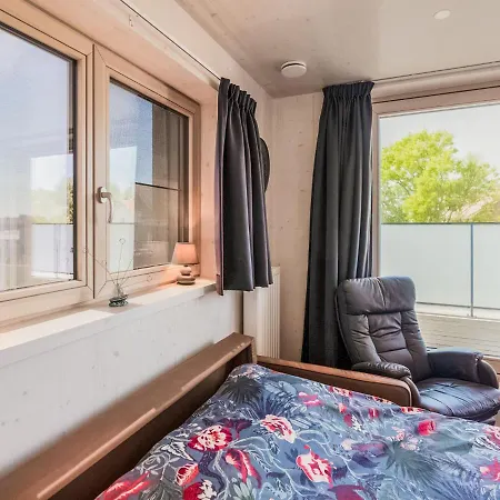Elegant Holiday In Near The Beach